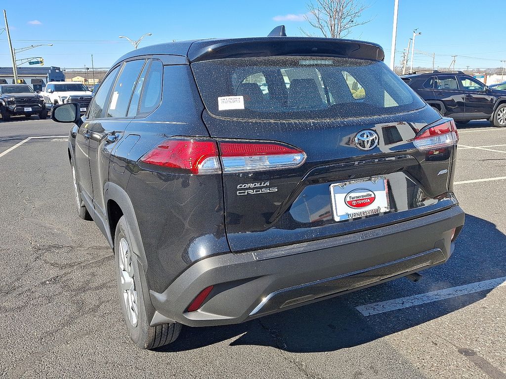 Thumbnail: 2025 Toyota Corolla Cross - 3