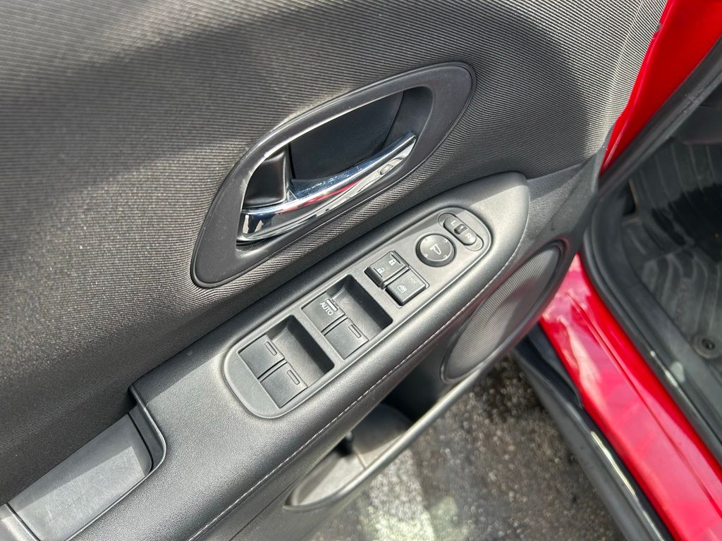 2018 Honda HR-V LX 24