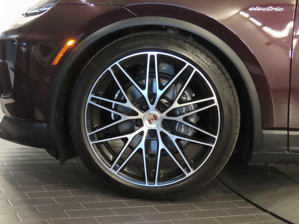 Thumbnail: 2025 Porsche Macan - 11