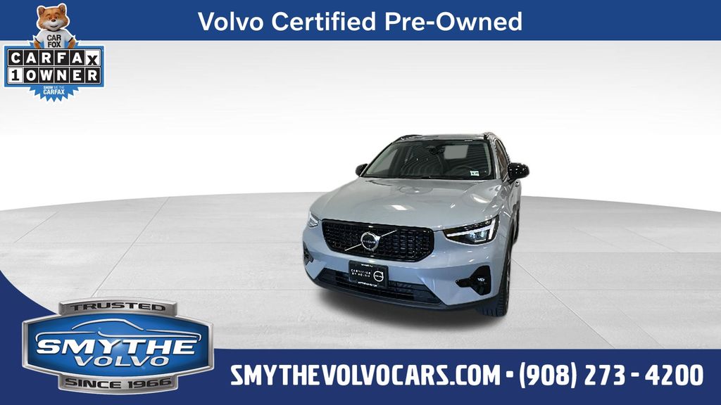 Vapor Gray Metallic 2024 Volvo XC40 SUV / Crossover All-Wheel Drive Automatic