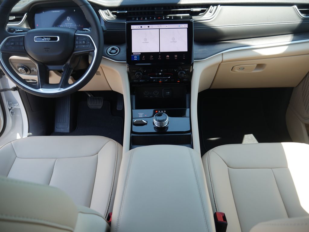 Thumbnail: 2025 Jeep Grand Cherokee - 28