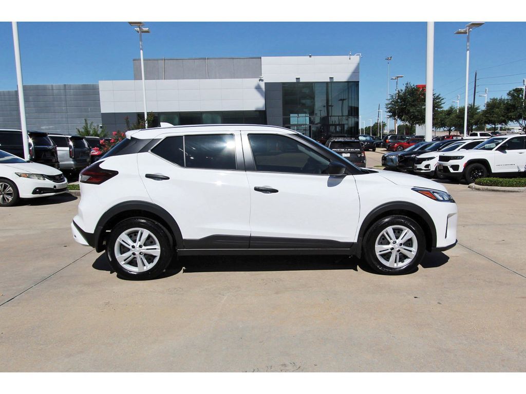 2025 Nissan Kicks Play S White at South Houston Nissan