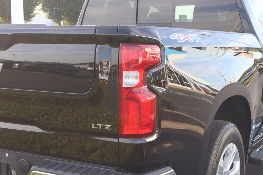 Thumbnail: 2022 Chevrolet Silverado 1500 - 9