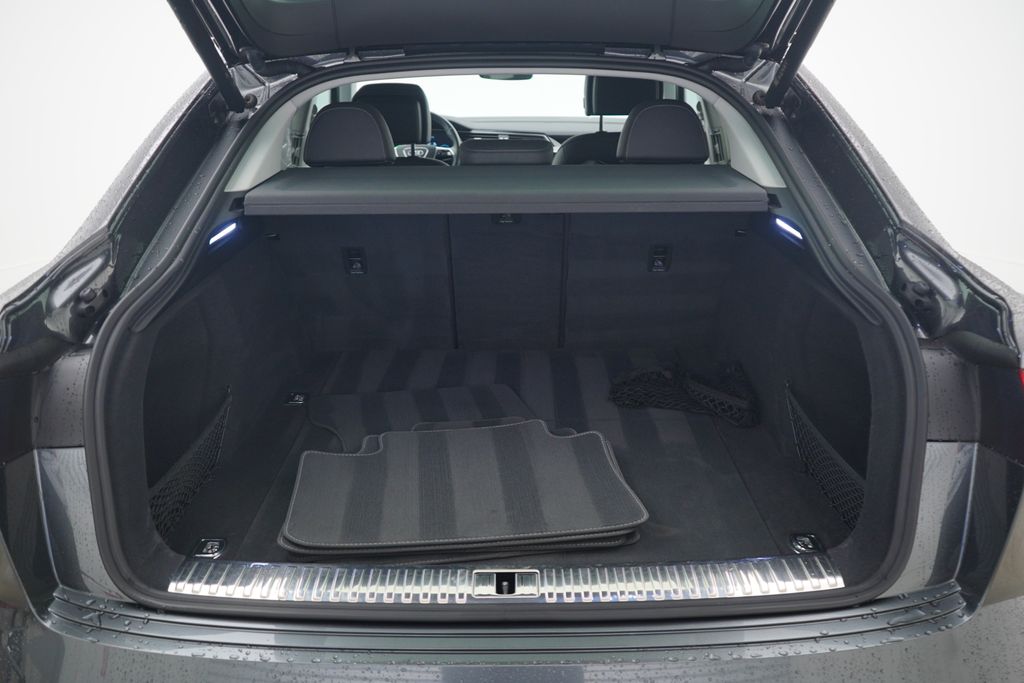 Thumbnail: 2022 Audi e-tron GT - 12