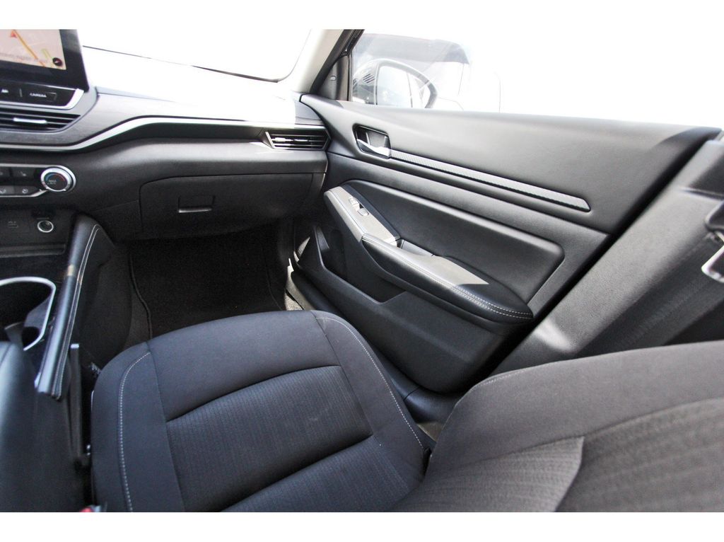 2024 Nissan Altima 2.5 SV - 10