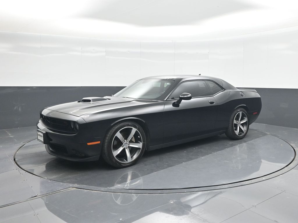 Pitch Black Clearcoat 2015 Dodge Challenger R/T Shaker RWD Coupe Rear-Wheel Drive 6-Speed Manual