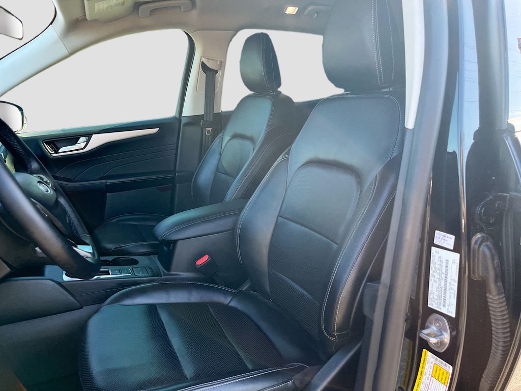 Used 2022 Black Ford SEL image 22