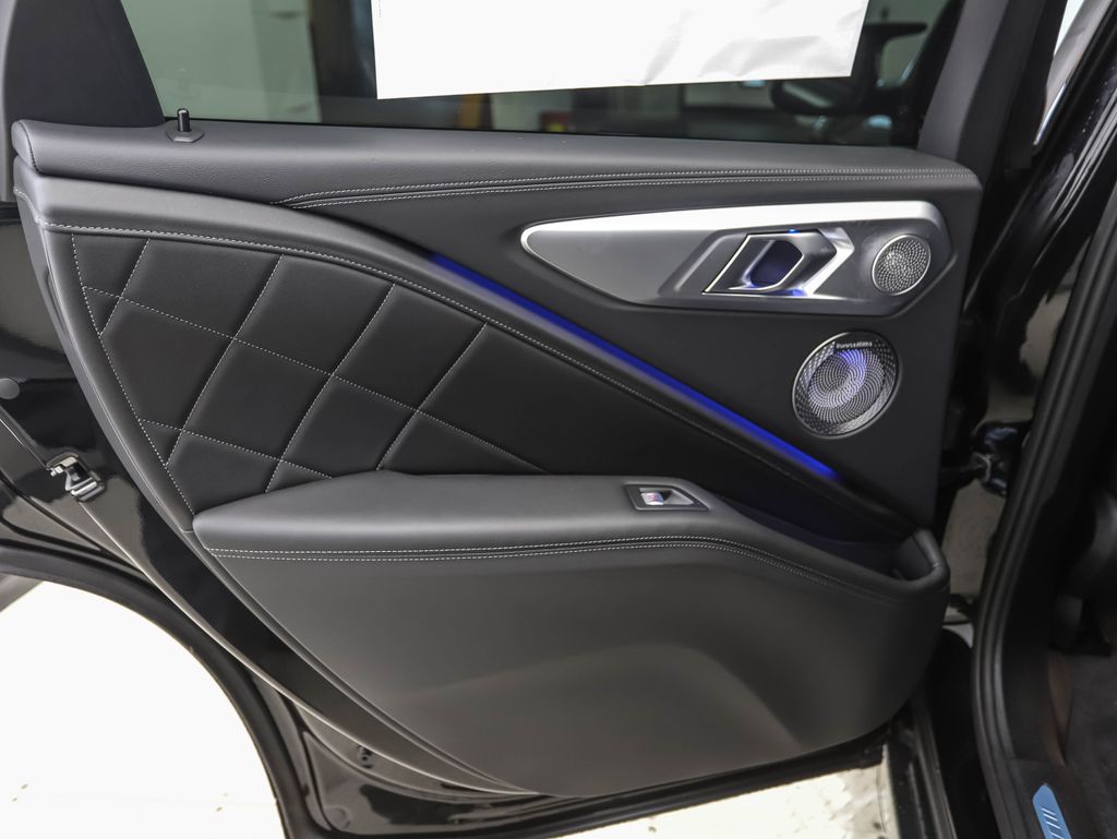 Thumbnail: 2026 BMW XM - 23