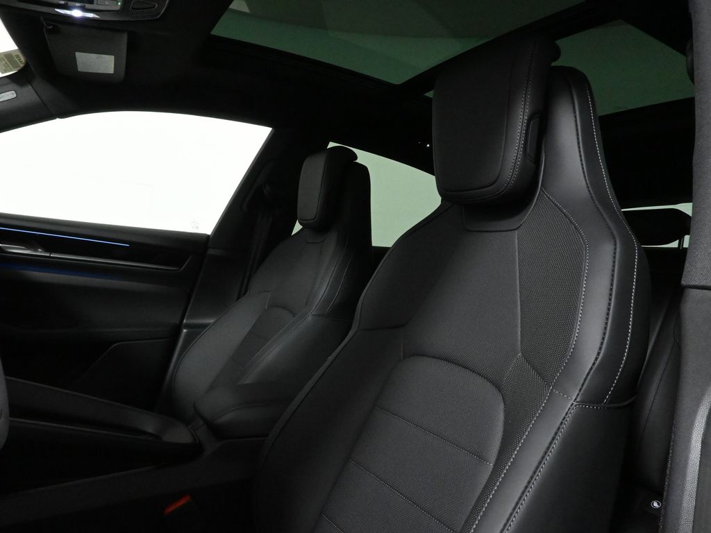 Thumbnail: 2025 Porsche Macan - 15