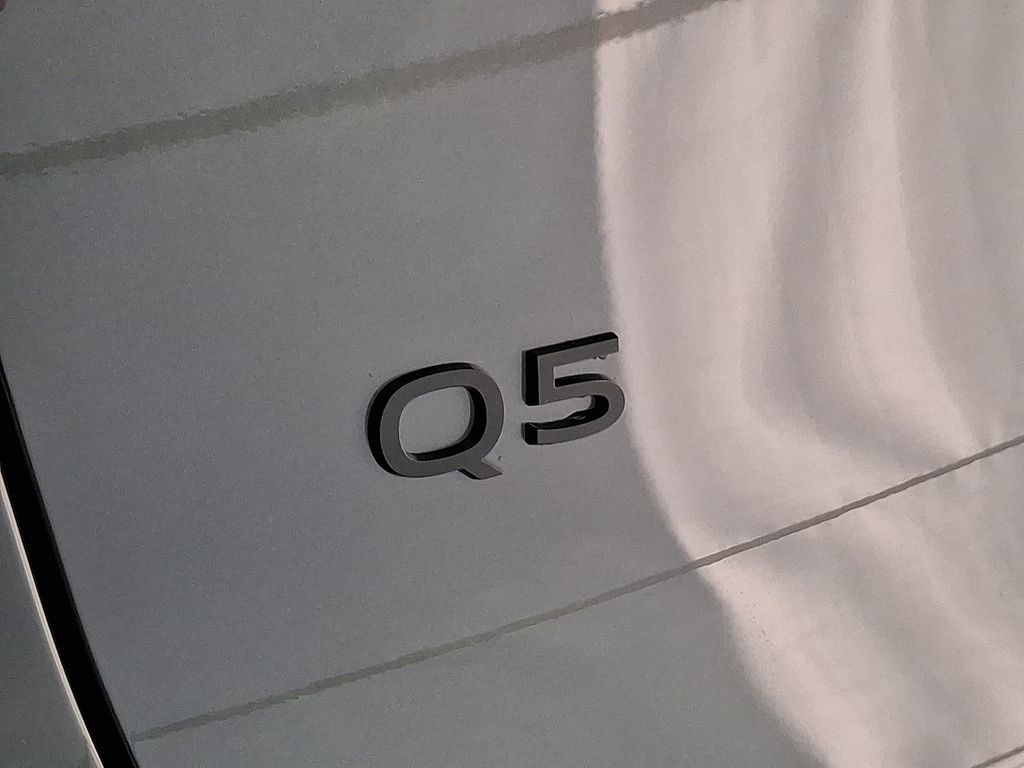 Thumbnail: 2025 Audi Q5 - 15