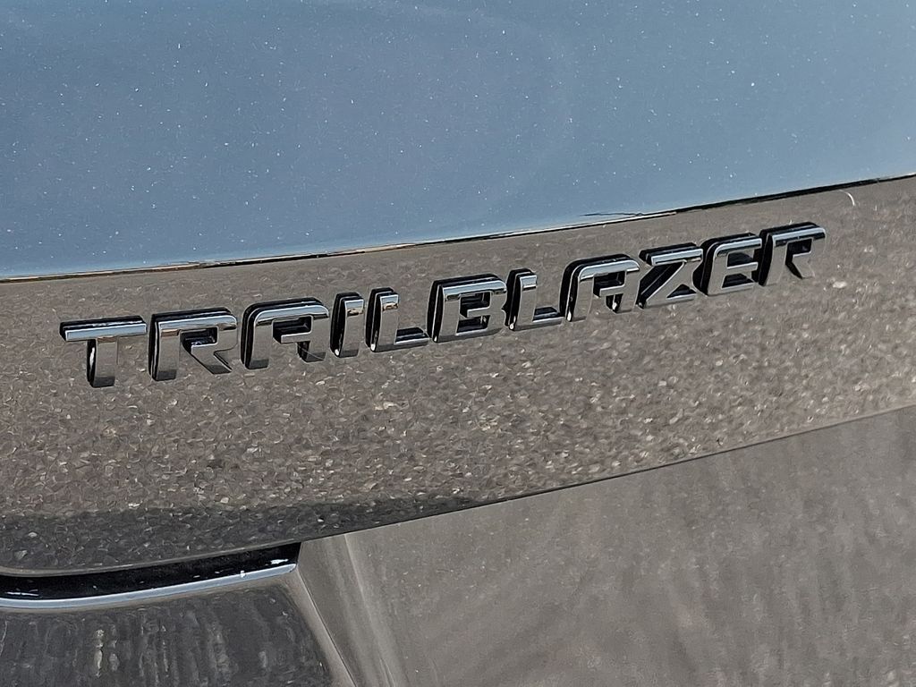 2023 Chevrolet TrailBlazer RS Black at Auto Express Mitsubishi