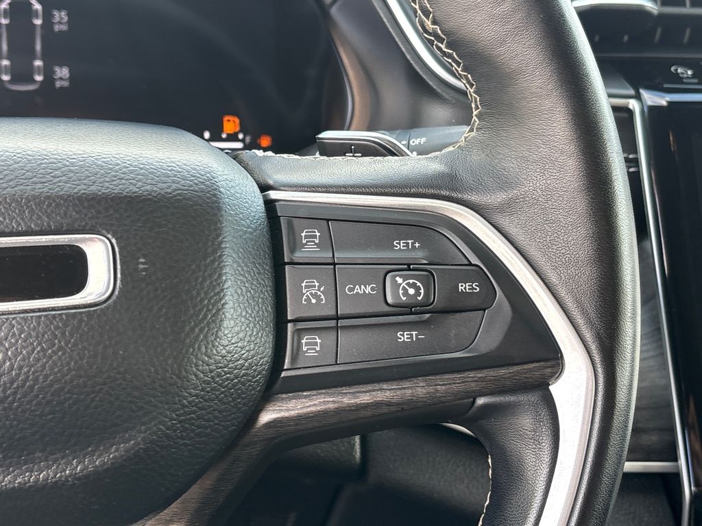 Used Car 2022 Jeep Grand Cherokee  Limited For Sale Under $30,000 In Austin, Texas