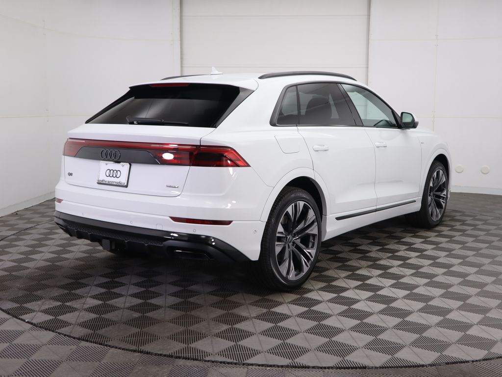 Thumbnail: 2025 Audi Q8 - 5