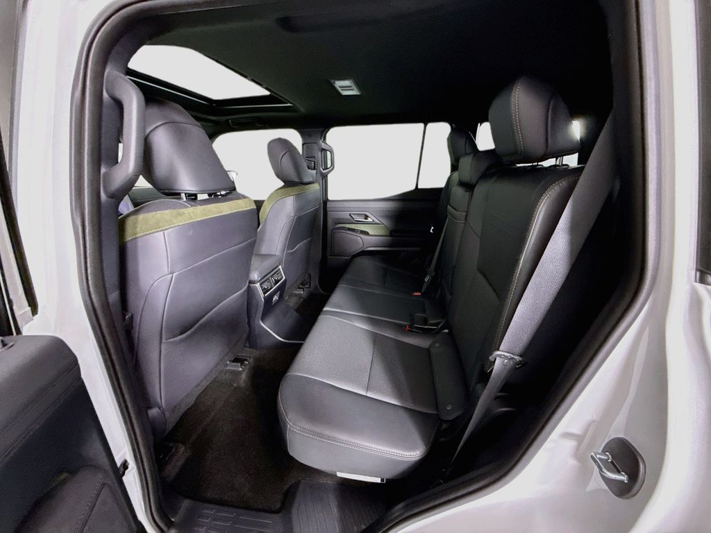 Thumbnail: 2024 Lexus GX - 21