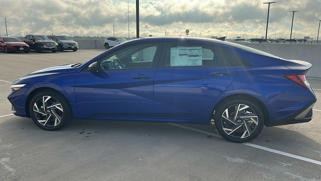 2025 Hyundai Elantra SEL Sport - 8