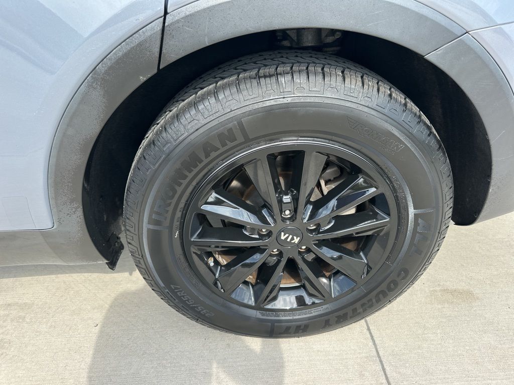 2020 Everlasting Silver Kia Sorento LX AWD SUV