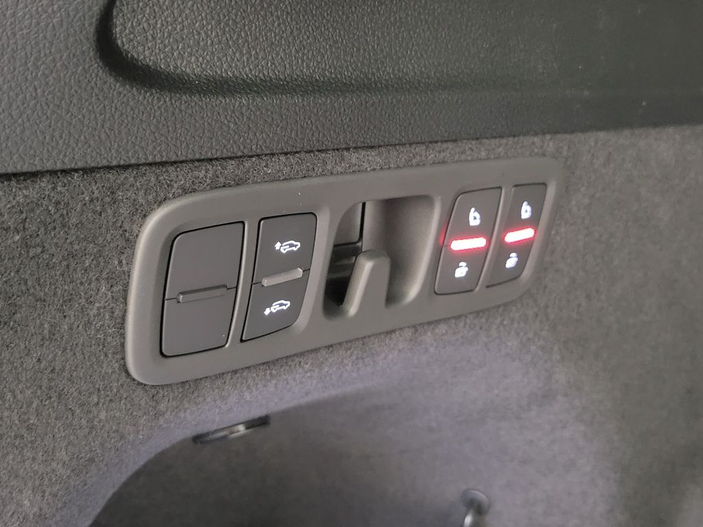 Thumbnail: 2026 Audi Q7 - 14