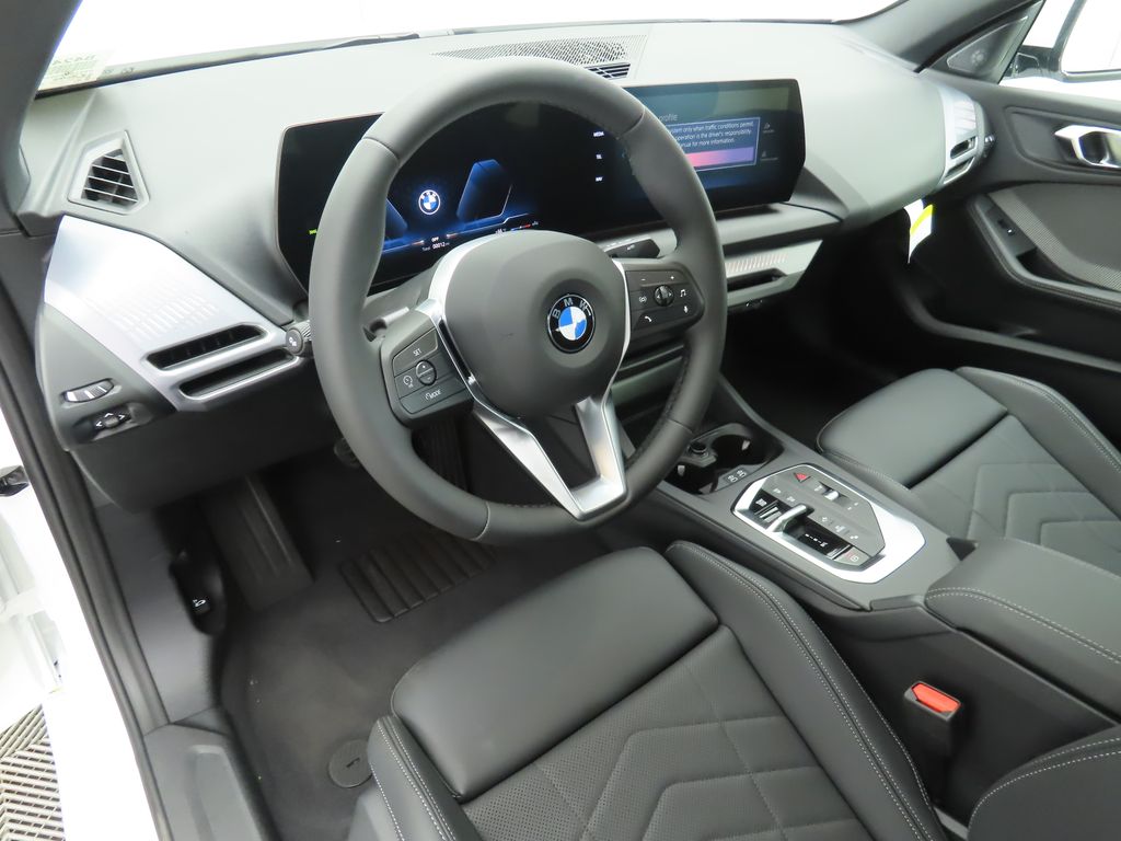 Thumbnail: 2025 BMW 2 Series - 10