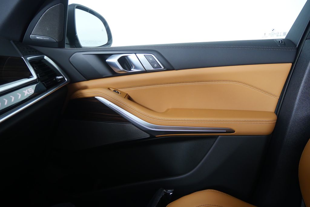 Thumbnail: 2026 BMW X5 - 23