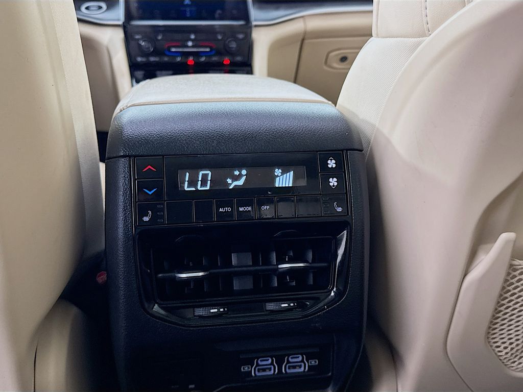 Used Car 2021 Jeep Grand Cherokee L  Limited For Sale Under $25,000 In Austin, Texas