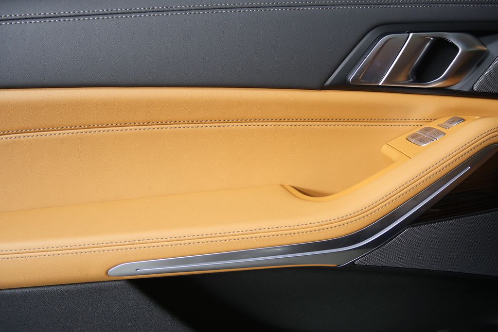 Thumbnail: 2026 BMW X7 - 13