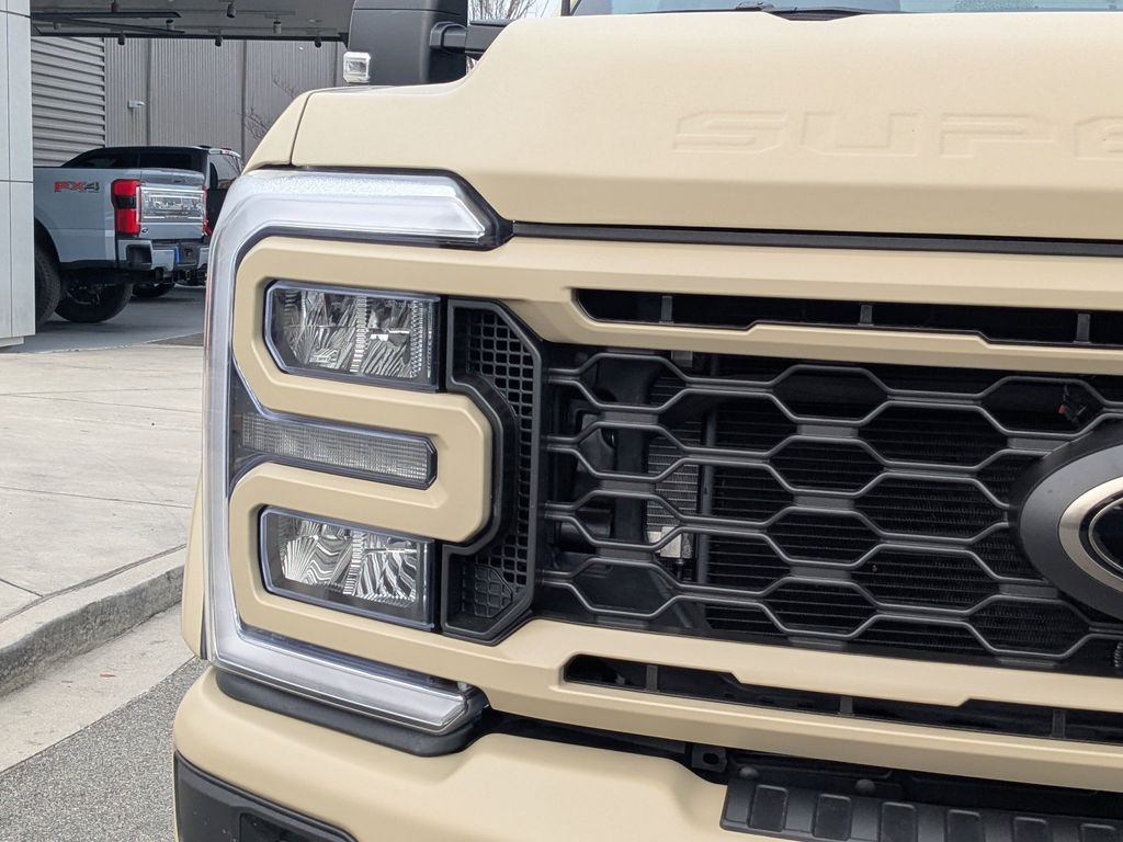 2026 Ford F-250 Super Duty Black Widow