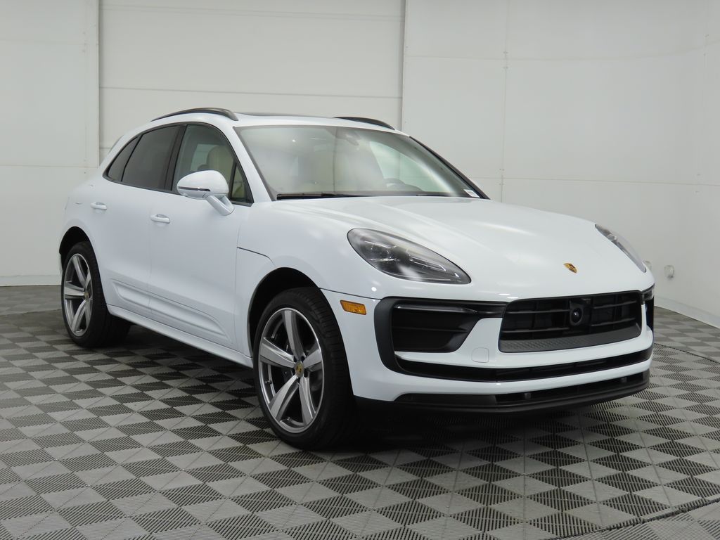 2024 Porsche Macan  3