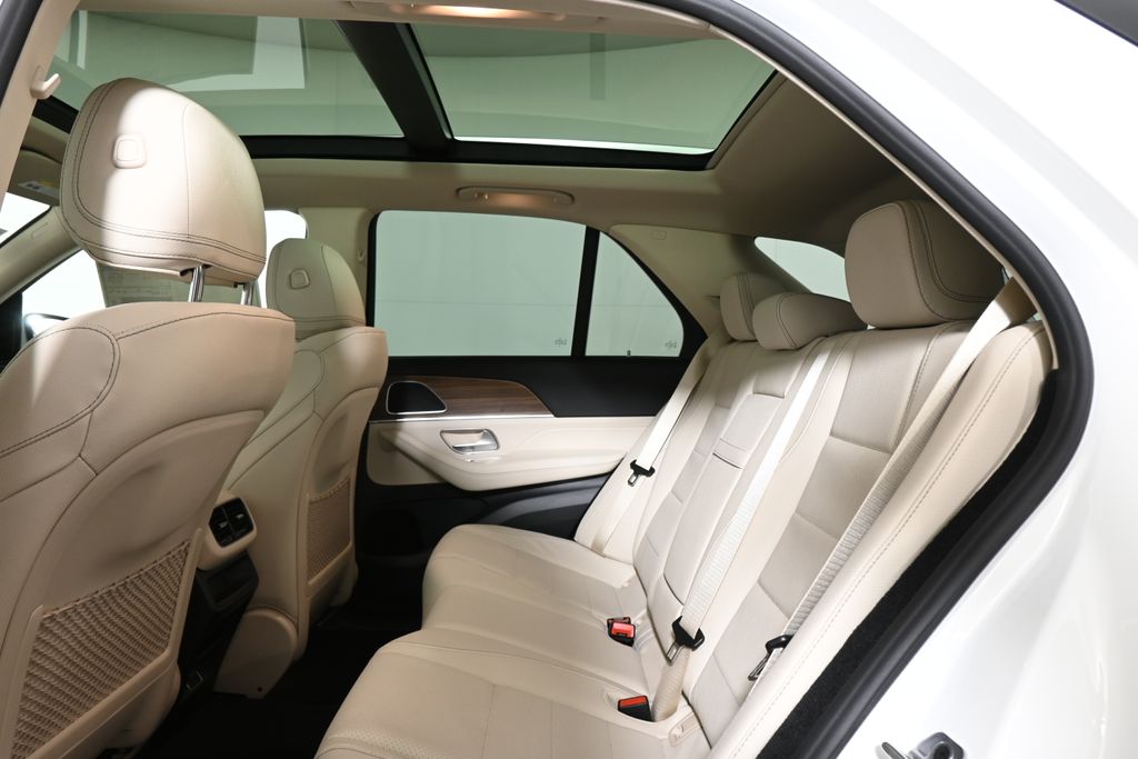 Thumbnail: 2026 Mercedes-Benz GLE - 26