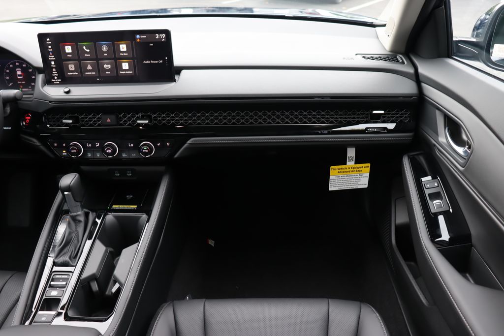 2025 Honda Accord Touring 16