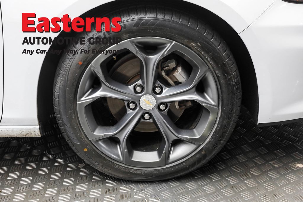 Used 2023 White Chevrolet LT image 30