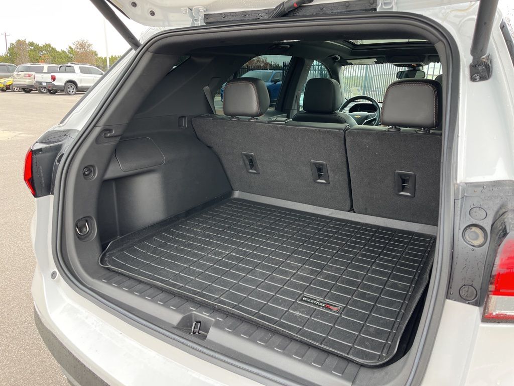 Thumbnail: 2022 Chevrolet Equinox - 10