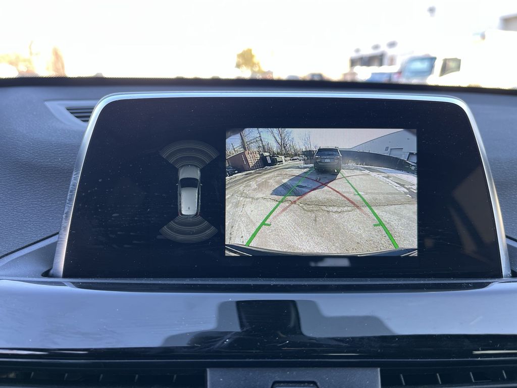 Thumbnail: 2018 BMW X1 - 17