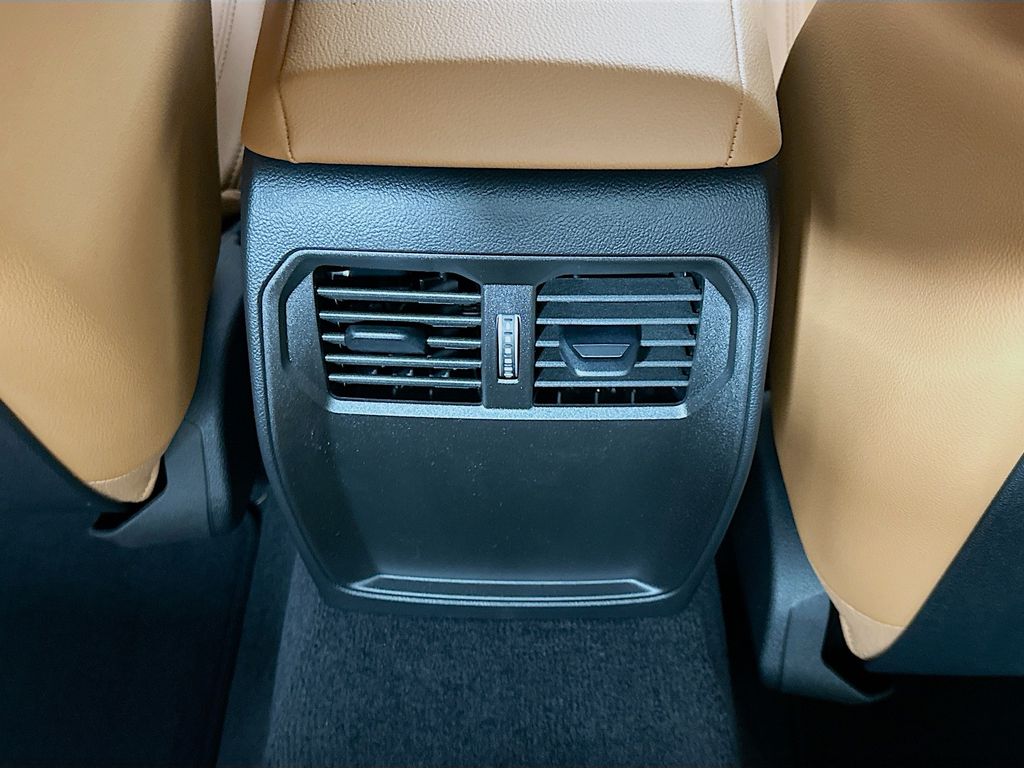 Thumbnail: 2026 BMW 4 Series - 18