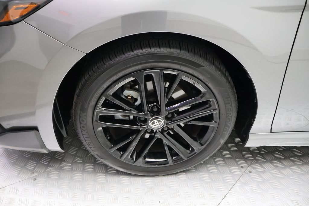 Thumbnail: 2025 Toyota Camry - 4