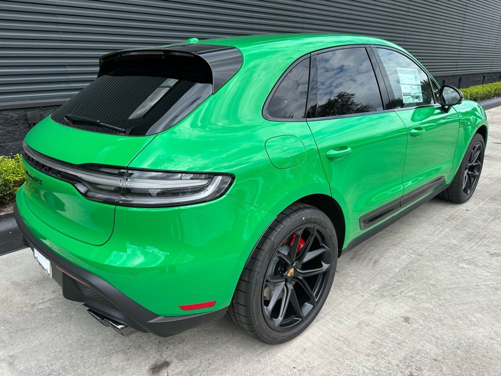 Thumbnail: 2026 Porsche Macan - 9