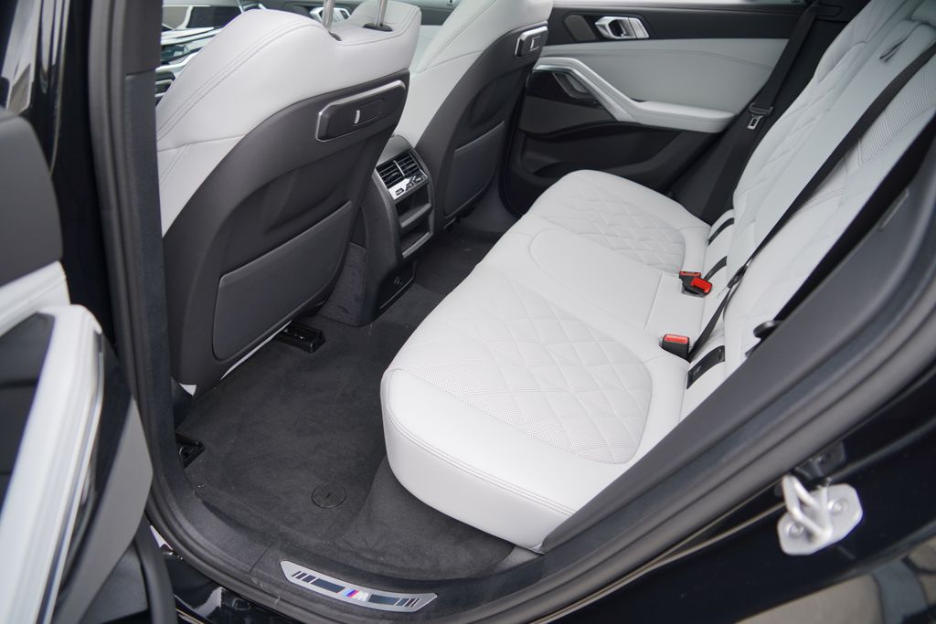 Thumbnail: 2027 BMW X6 - 18