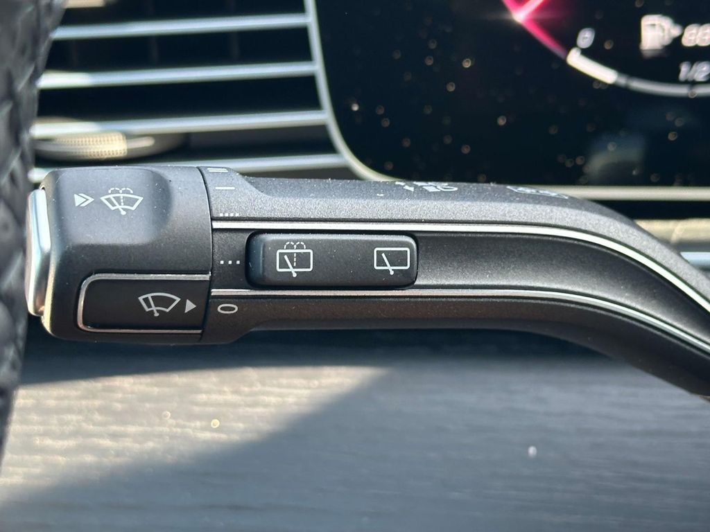 2025 Mercedes-Benz GLS 580 23