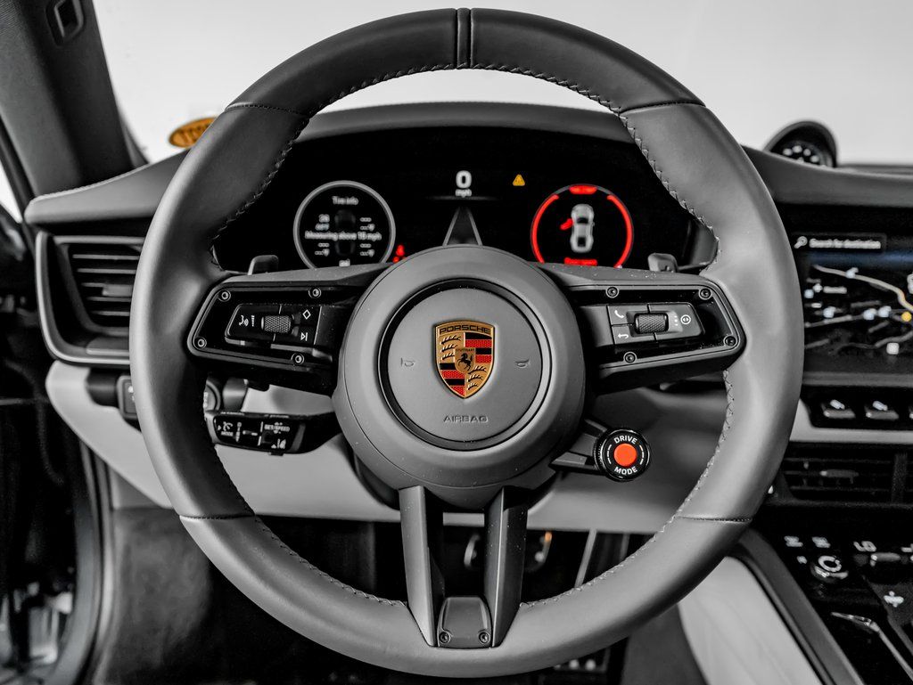 Certified Used 2025  Porsche Carrera image 15