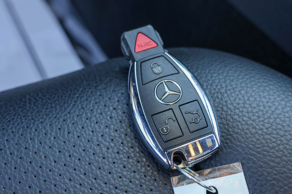 2011 Mercedes-Benz C-Class C 300 27