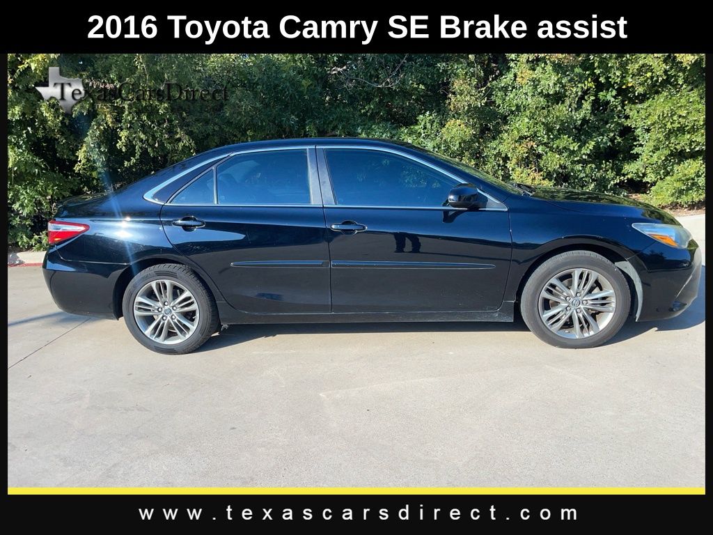 2016 Toyota Camry SE 14