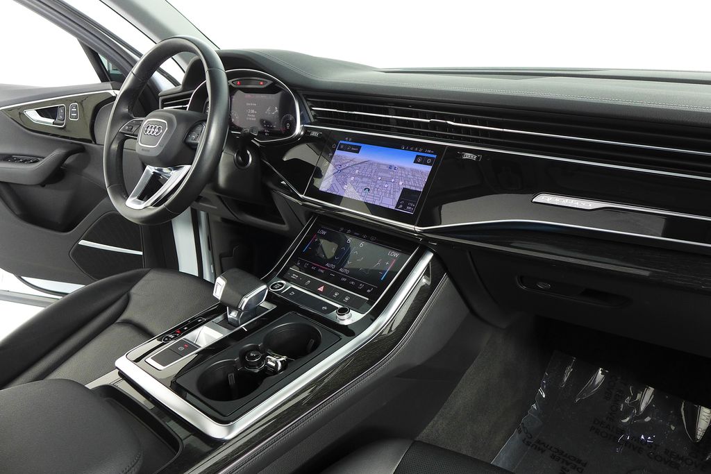 Thumbnail: 2023 Audi Q7 - 13