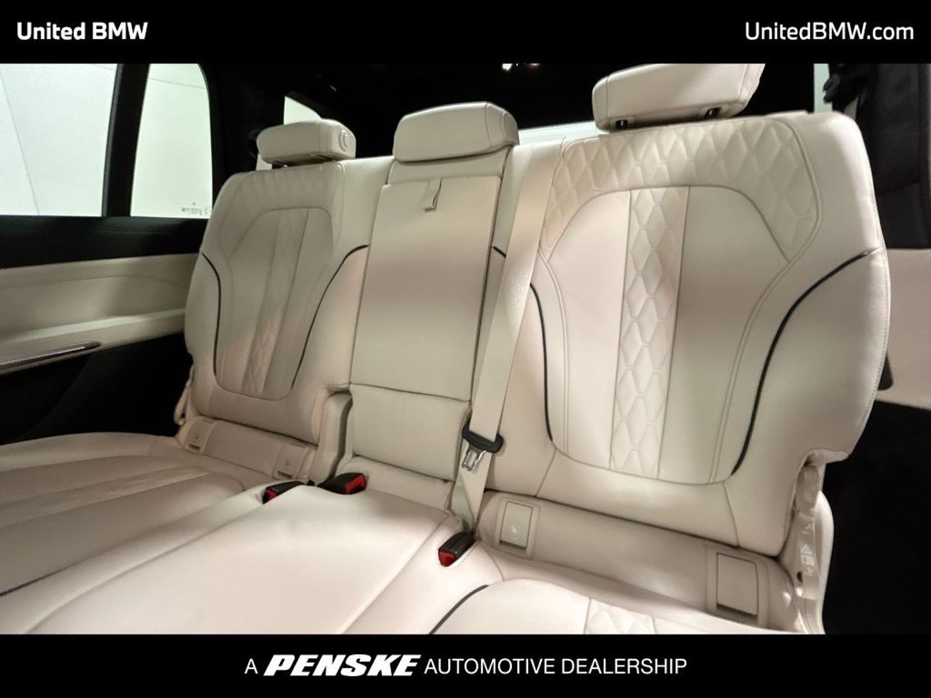 2026 BMW X7 xDrive40i 21