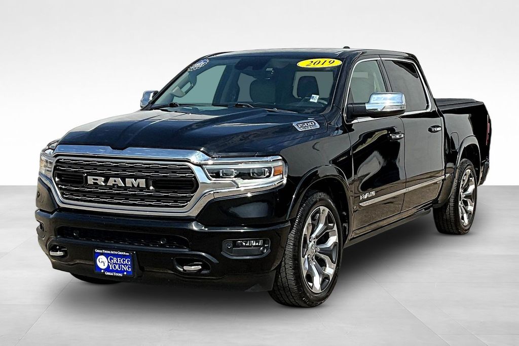 Diamond Black Crystal Pearlcoat 2019 RAM 1500 Pickup Truck Four-Wheel Drive 8-Speed Automatic