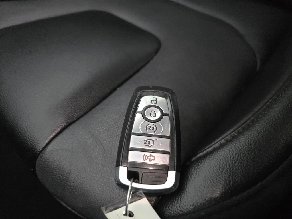 2022 Ford Edge Titanium photo 26