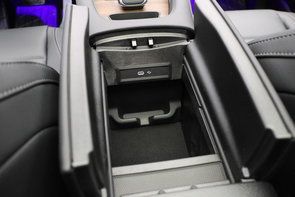 Thumbnail: 2026 Mercedes-Benz GLE - 30