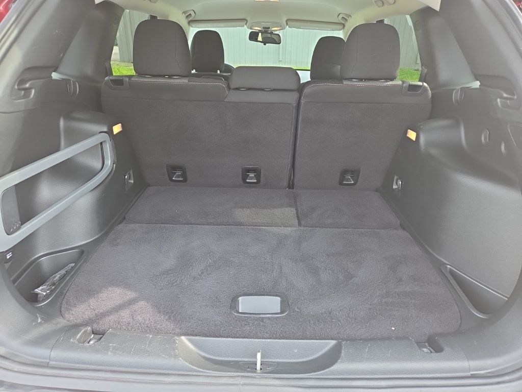 Used 2017 Red Jeep Sport image 9