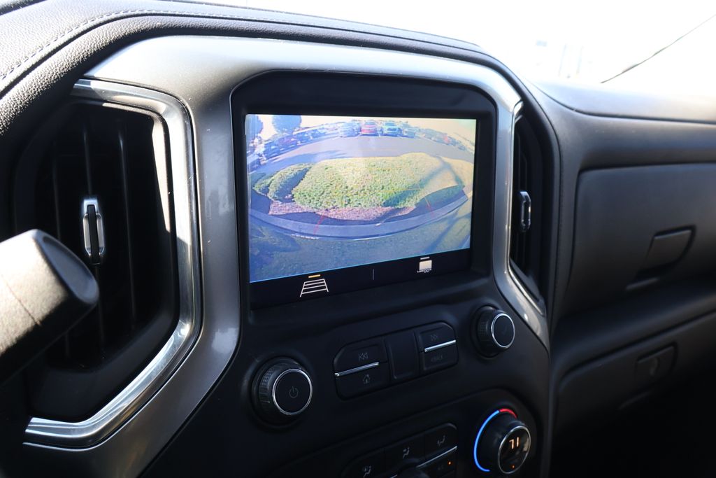 Thumbnail: 2019 Chevrolet Silverado 1500 - 23