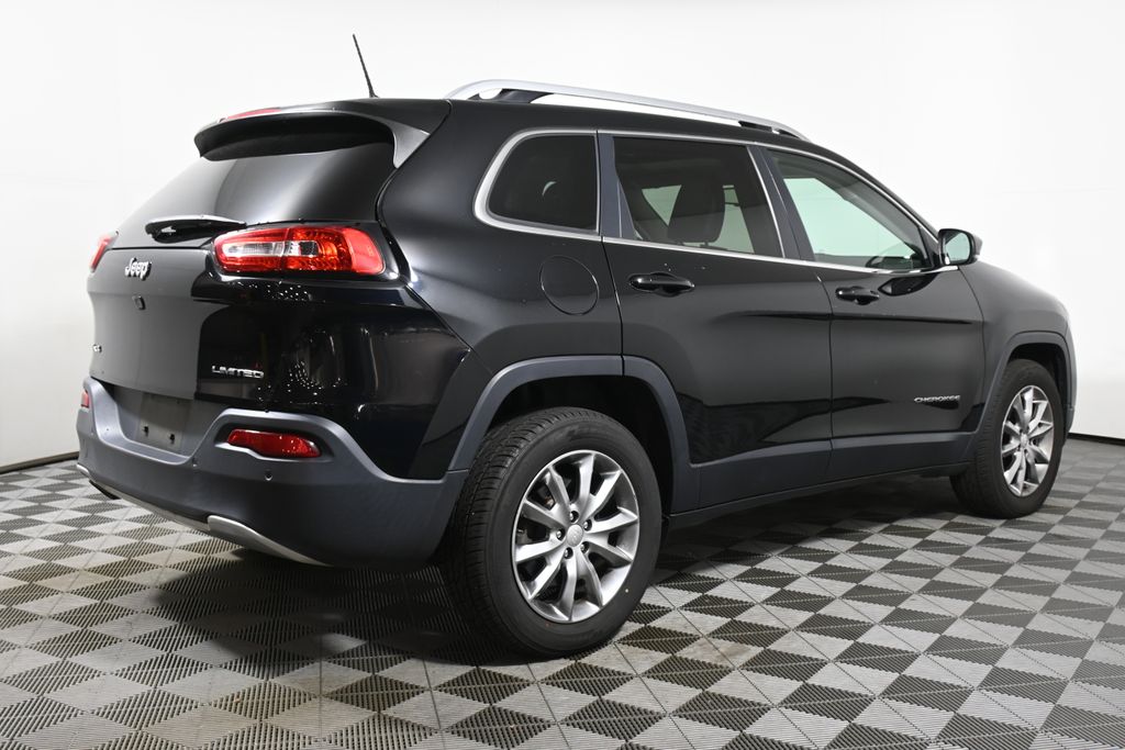 Thumbnail: 2018 Jeep Cherokee - 7