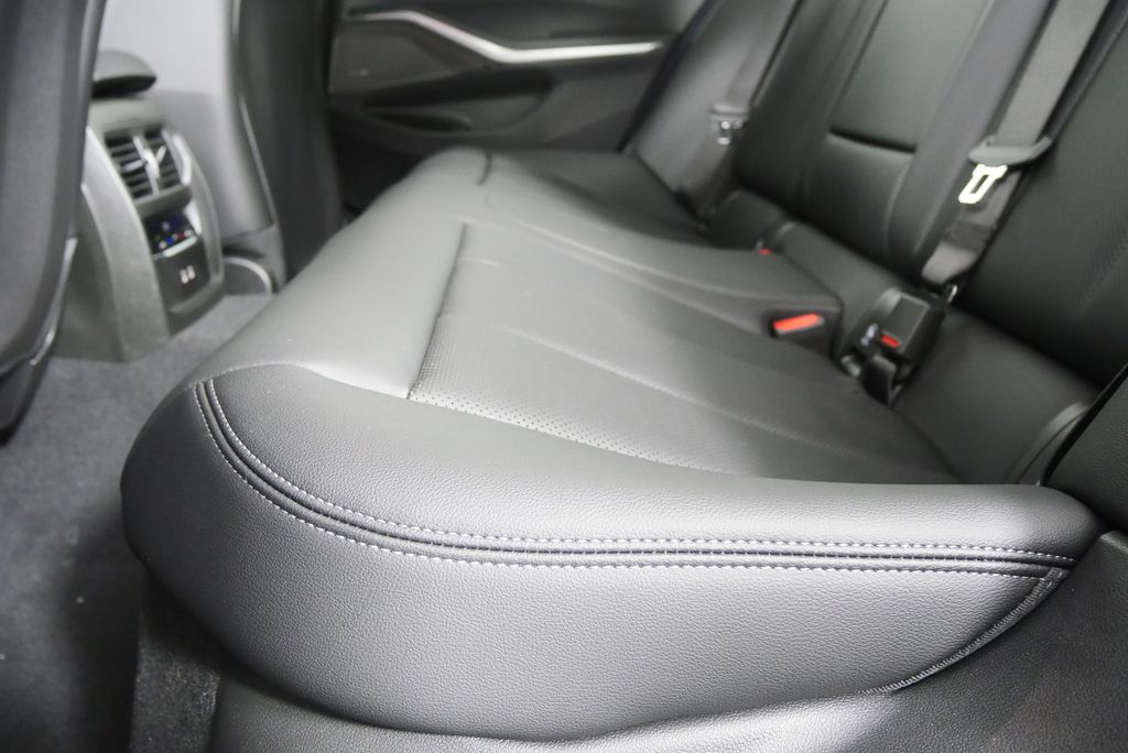 Thumbnail: 2026 BMW 3 Series - 15