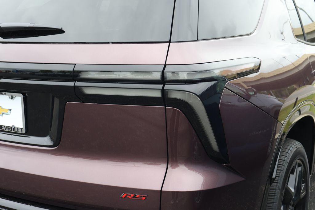 2025 Chevrolet Traverse RS 8